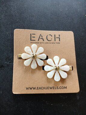EACH Jewels NWT Mother of Pearl Flower Barrette Set 14K Gold Plated Brass Hair C